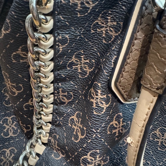 GUESS Confidential Chain Retro Satchel bag GREAT CONDITION
